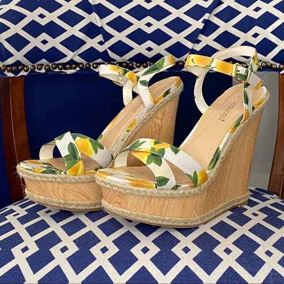 Shoe Dazzle Shoes - Shoe dazzle lemon white green criss cross strappy ankle strap wooden like wedge